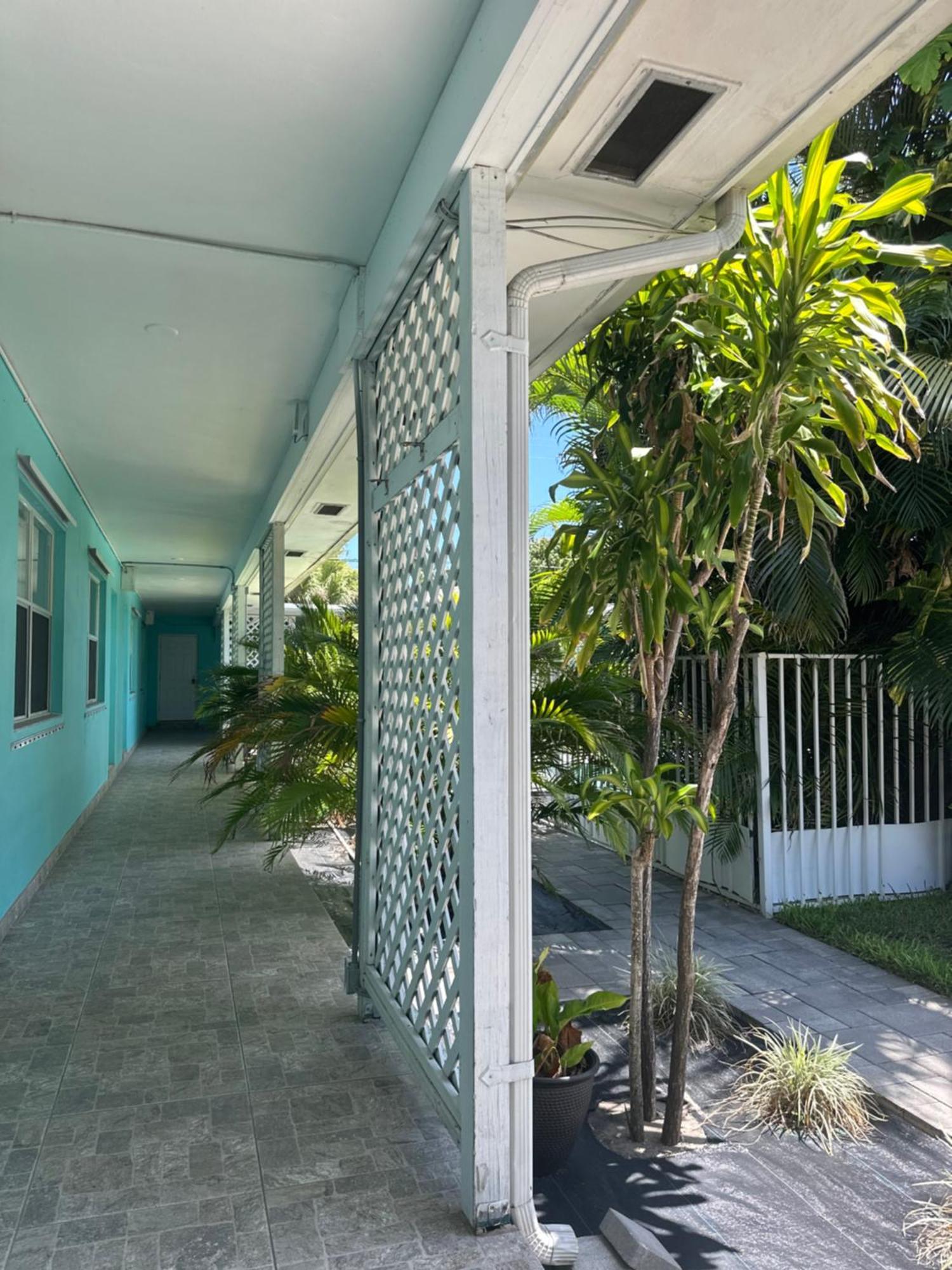 Motel White Horse Lake Worth Beach