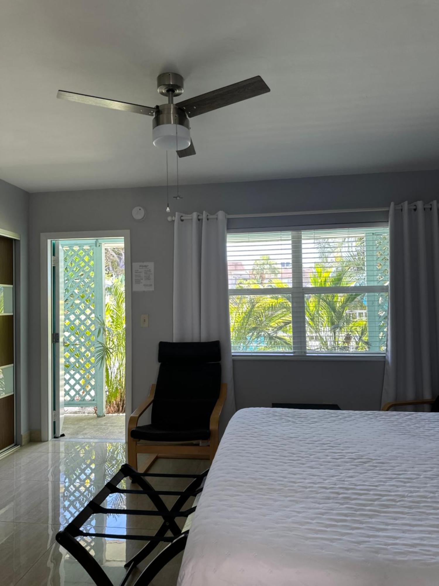 Motel White Horse Lake Worth Beach