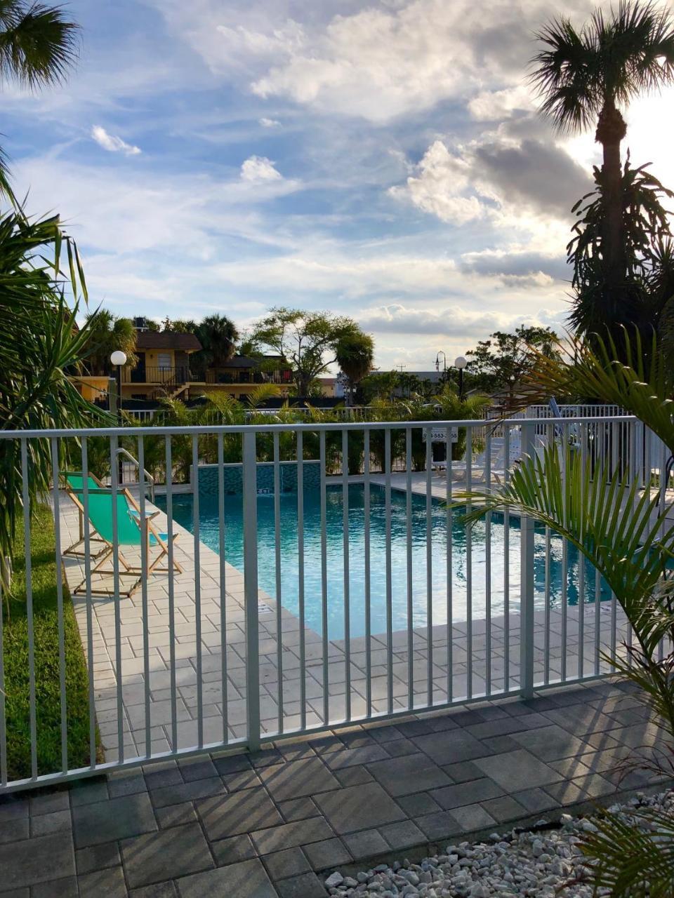 White Horse Motel Lake Worth Beach